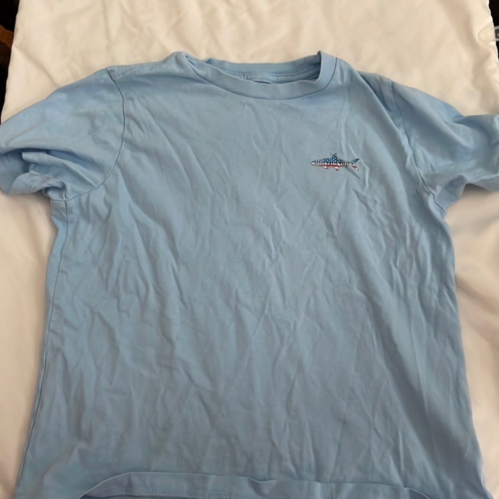 Vineyard vines tee